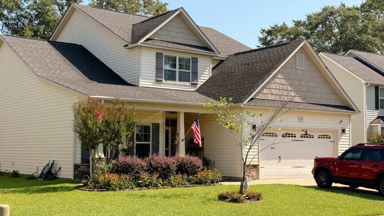 Single-family home in a Raeford NC neighborhood near Fort Bragg
